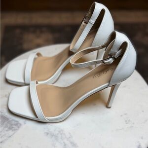 Elisabet Tang White Patent Heels Ankle Strap Stiletto Sandals Size 9.5 Bridal